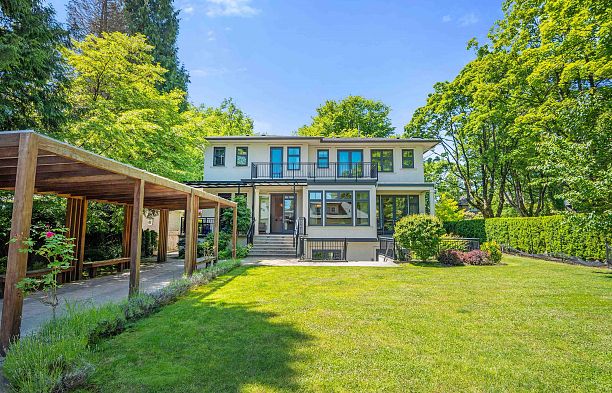 5912 Churchill Street South Granville