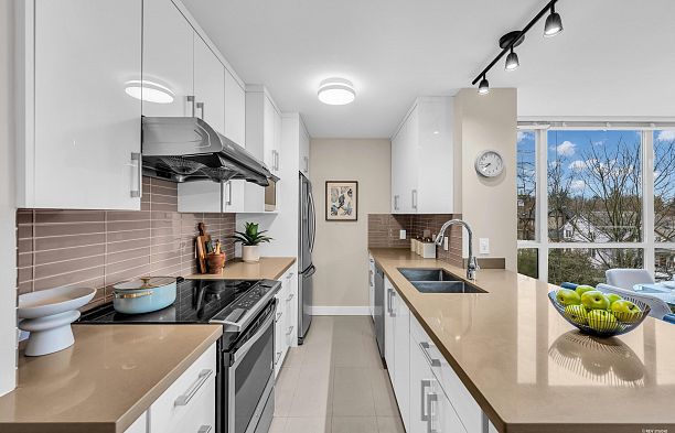302 2121 W 38th Avenue Kerrisdale
