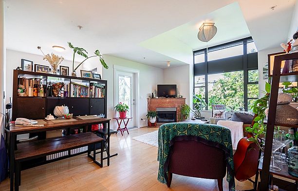 304 2119 Yew Street Kitsilano