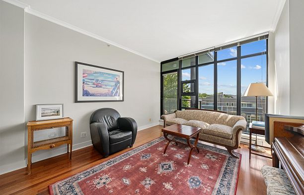 402 2828 Yew Street Kitsilano