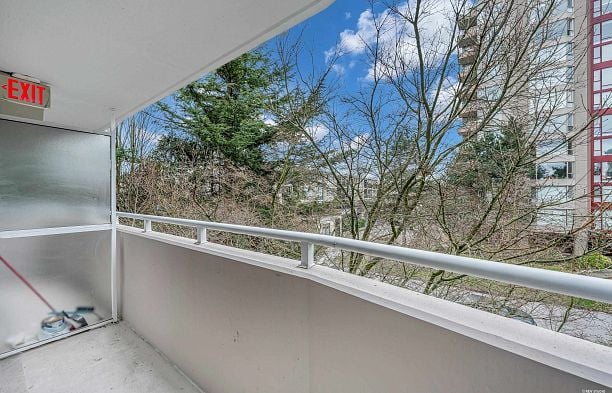 302 2121 W 38th Avenue Kerrisdale
