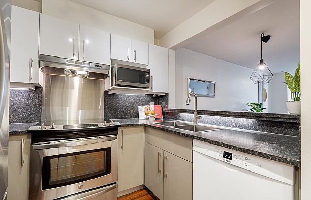 104 2268 W 12th Avenue Kitsilano