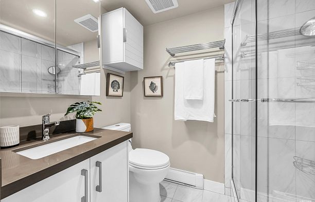 302 2121 W 38th Avenue Kerrisdale