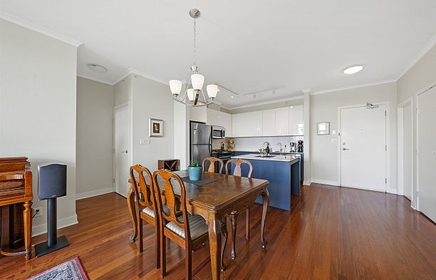 402 2828 Yew Street Kitsilano