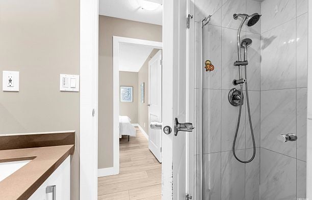 302 2121 W 38th Avenue Kerrisdale
