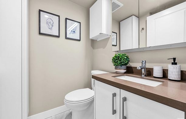 302 2121 W 38th Avenue Kerrisdale