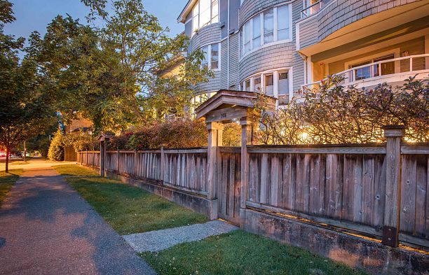103 3220 W 4th Avenue Kitsilano