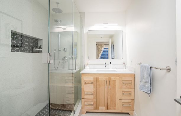 103 3220 W 4th Avenue Kitsilano
