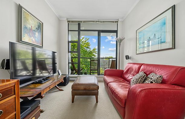 402 2828 Yew Street Kitsilano