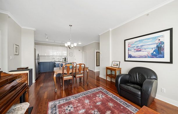 402 2828 Yew Street Kitsilano