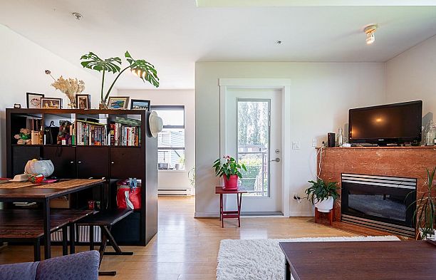 304 2119 Yew Street Kitsilano