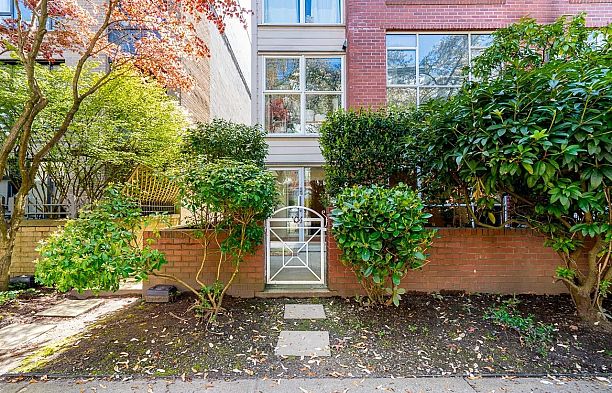104 2268 W 12th Avenue Kitsilano