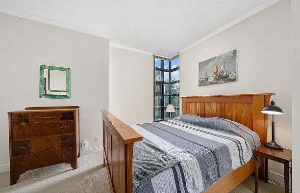 402 2828 Yew Street Kitsilano