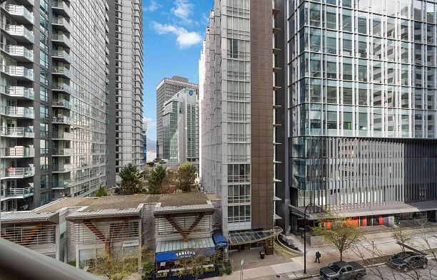 701 1166 Melville Street Coal Harbour
