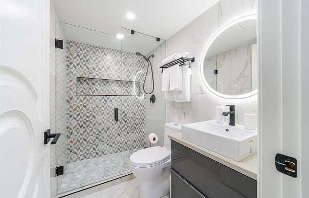 707 1166 Melville Street Coal Harbour