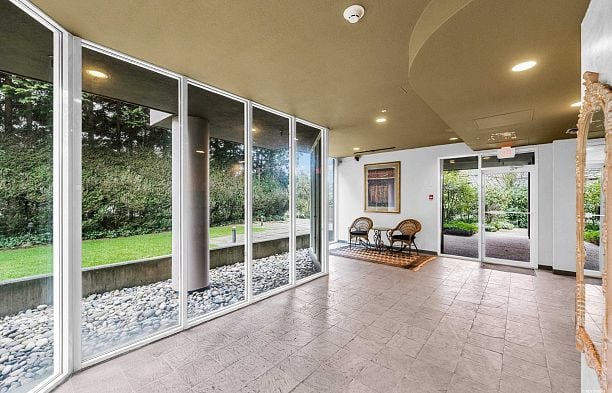 302 2121 W 38th Avenue Kerrisdale