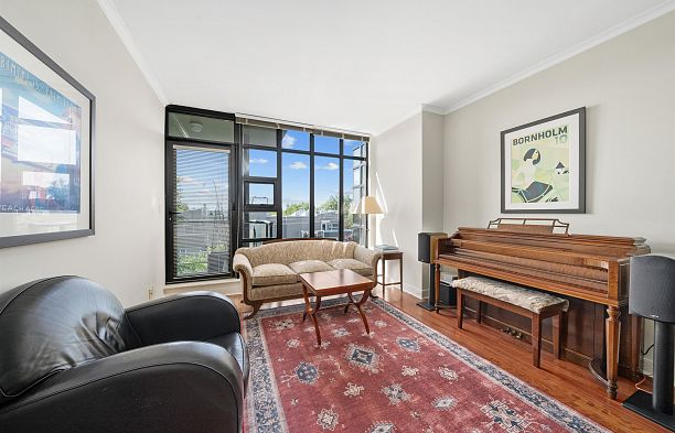 402 2828 Yew Street Kitsilano