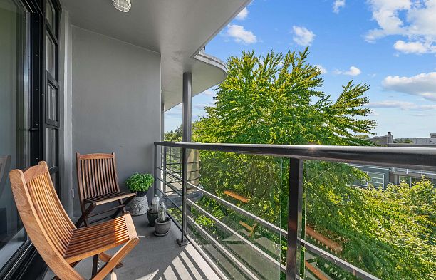 402 2828 Yew Street Kitsilano