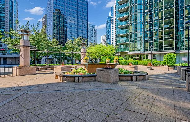 1304 555 Jervis Street Coal Harbour
