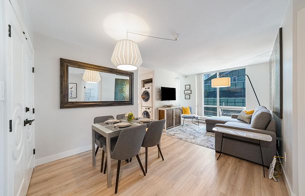 707 1166 Melville Street Coal Harbour