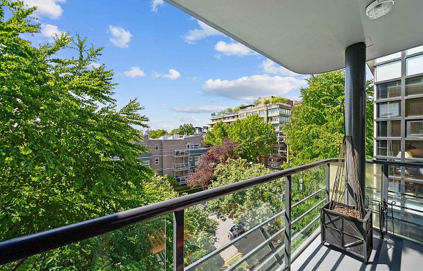 402 2828 Yew Street Kitsilano