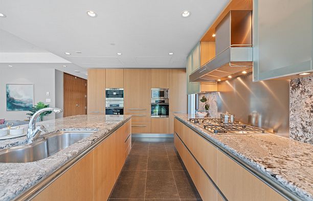 2202 1139 W Cordova Street Coal Harbour