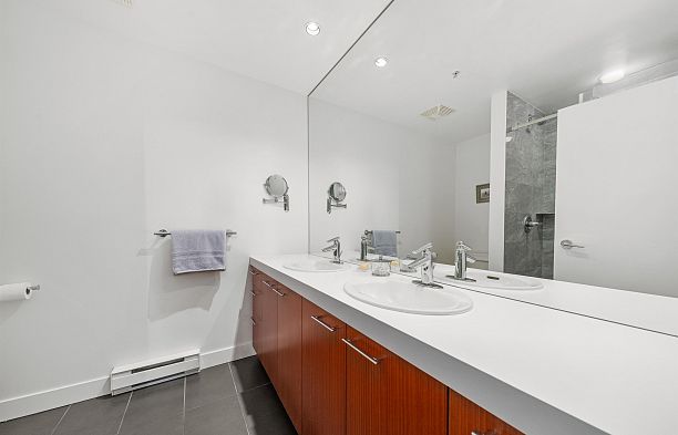 402 2828 Yew Street Kitsilano