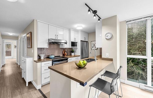 302 2121 W 38th Avenue Kerrisdale