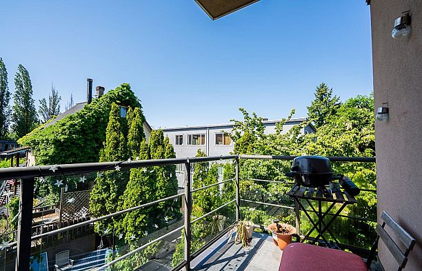 304 2119 Yew Street Kitsilano