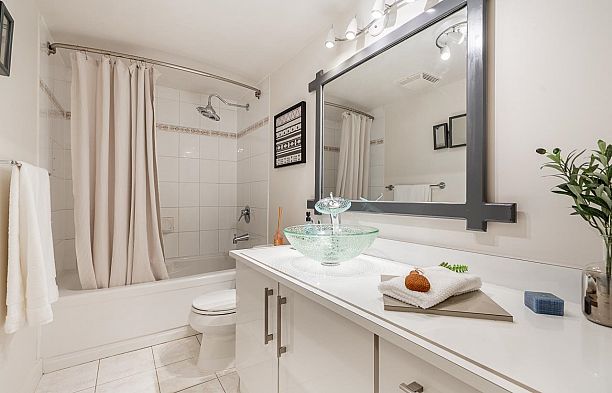 104 2268 W 12th Avenue Kitsilano