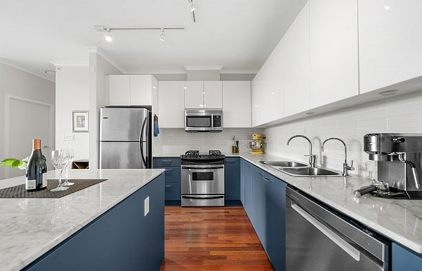 402 2828 Yew Street Kitsilano