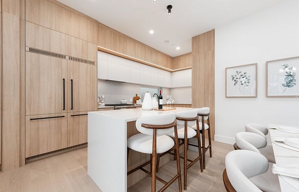 1 3151 W 10th Avenue Kitsilano