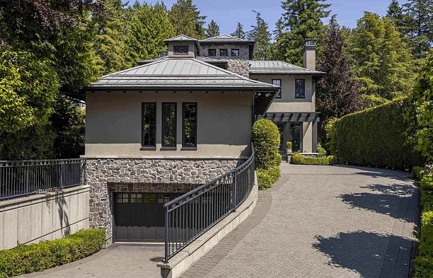 6448 Macdonald Street Kerrisdale