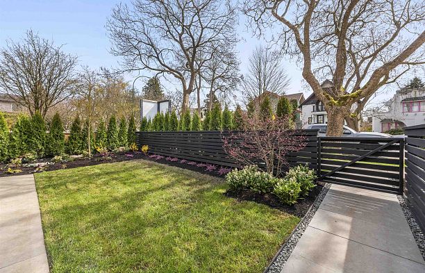 1 3151 W 10th Avenue Kitsilano