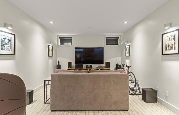 6448 Macdonald Street Kerrisdale