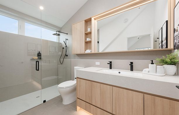1 3151 W 10th Avenue Kitsilano
