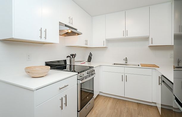 102 8690 Montcalm Street Marpole