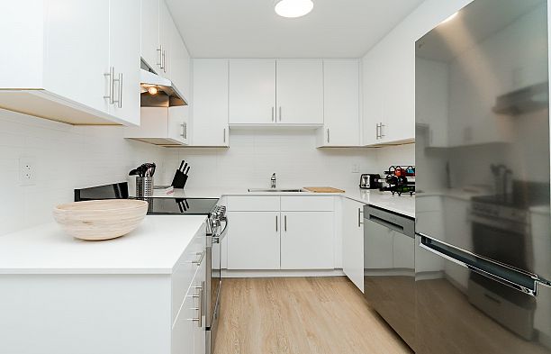 102 8690 Montcalm Street Marpole
