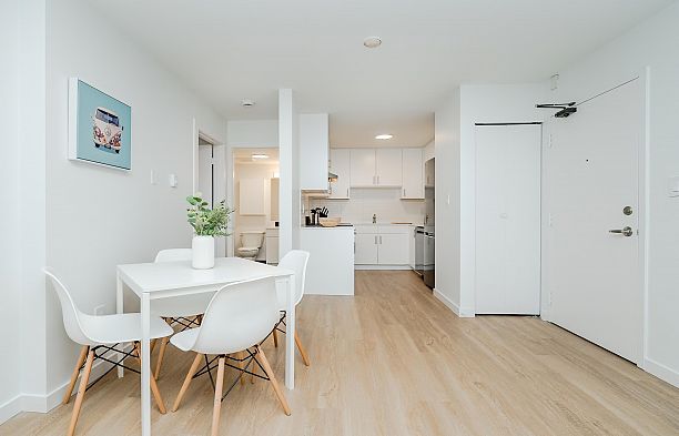 102 8690 Montcalm Street Marpole
