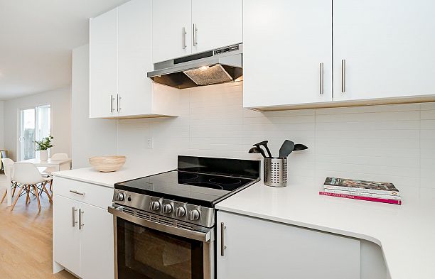 102 8690 Montcalm Street Marpole