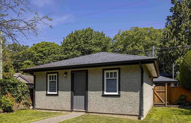 3007 W 33rd Avenue MacKenzie Heights