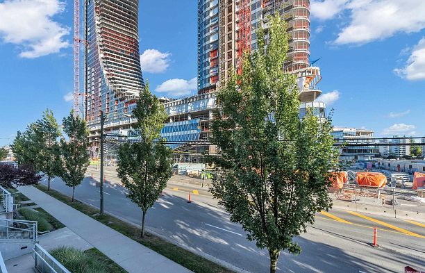 211 677 W 41st Avenue Cambie