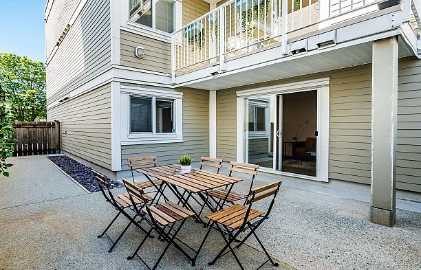 102 8690 Montcalm Street Marpole