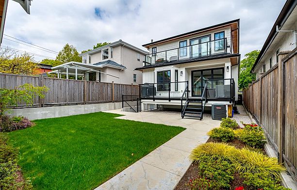 116 E 39th Avenue Main