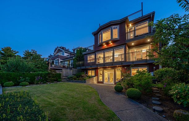 3936 Quesnel Drive Arbutus