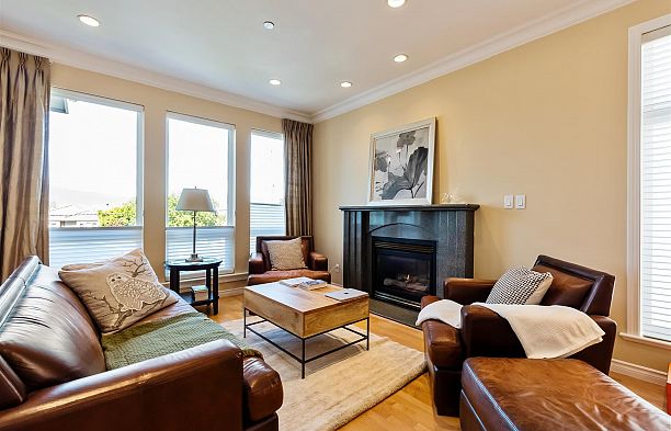 3123 W 27th Avenue MacKenzie Heights
