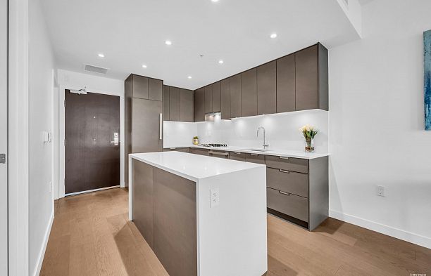 407 6328 Cambie Street Oakridge VW