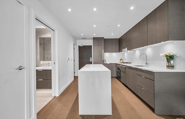 407 6328 Cambie Street Oakridge VW