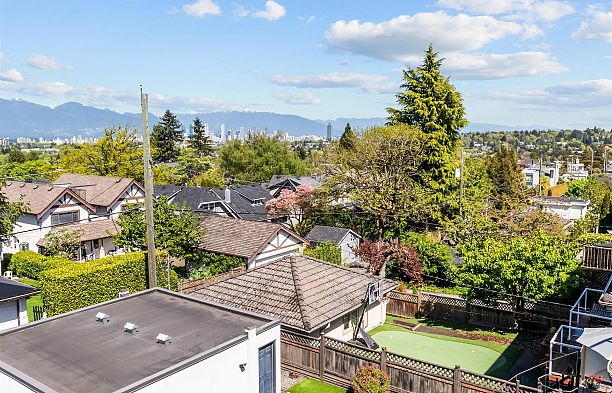 3123 W 27th Avenue MacKenzie Heights