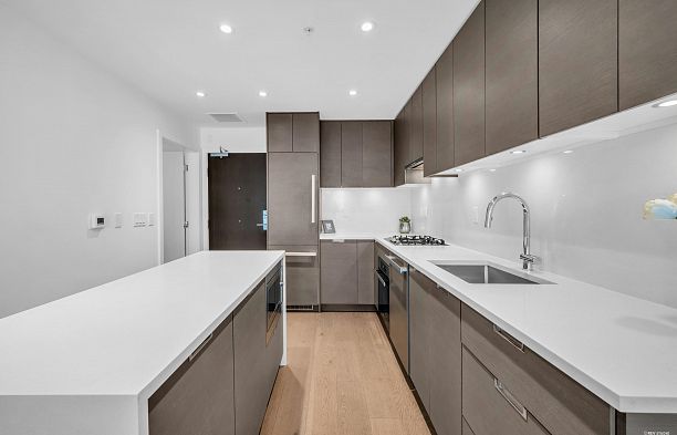 407 6328 Cambie Street Oakridge VW